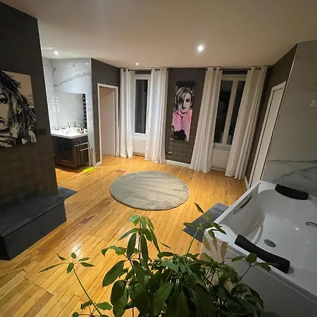 Spacieux Et Moderne Au Centre D'epinal Avec Ascenseur - Fr-1-589-595 *