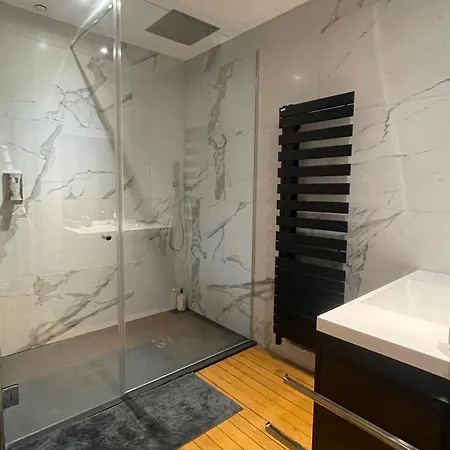 Spacieux Et Moderne Au Centre D'epinal Avec Ascenseur - Fr-1-589-595 Appartamento
