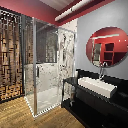 Spacieux Et Moderne Au Centre D'epinal Avec Ascenseur - Fr-1-589-595